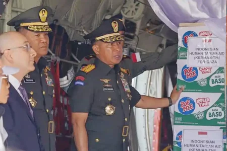 Panglima TNI lepas Satgas Garuda Merah Putih II untuk misi kemanusiaan ke Gaza, bawa 800 ton bantuan lewat operasi airdrop dari Yordania.