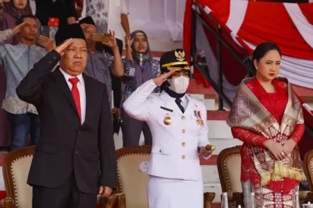 Wali Kota Mojokerto sampaikan pesan penting soal kedaulatan sebagai kunci menuju Indonesia Emas dalam peringatan HUT RI ke-80 di Gelora A. Yani.