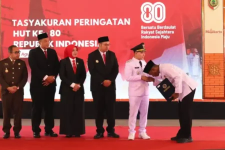 Bupati Mojokerto serahkan remisi HUT ke-80 RI di Graha Majatama.