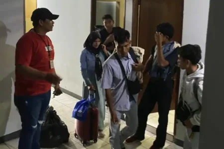 Polda Kepri ungkap 60 kasus TPPO sepanjang Januari–Agustus 2025. Sebanyak 189 PMI nonprosedural berhasil diselamatkan, 84 tersangka ditangkap.