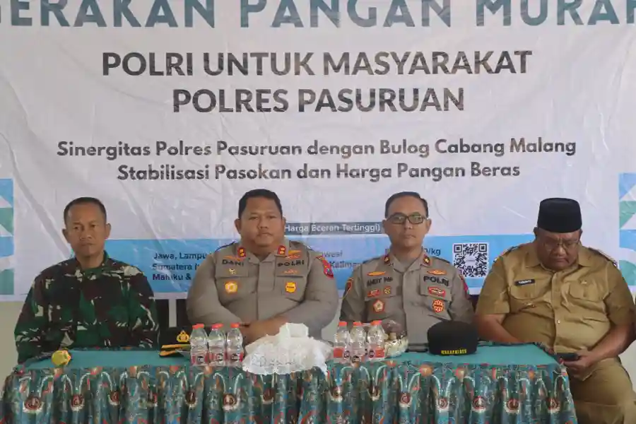Polres Pasuruan Gelar Gerakan Pangan Murah, Sediakan 2 Ton Beras untuk Warga Tosari dan Sukorejo Polres Pasuruan bersama Bulog gelar Gerakan Pangan Murah, sediakan 2 ton beras SPHP harga terjangkau bagi warga Tosari dan Sukorejo.