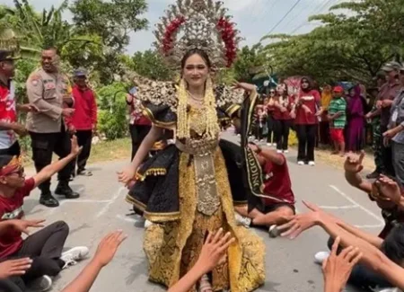 Bukan Sekadar Pawai Budaya, Tapi Perayaan Kemerdekaan yang Membangun Kekompakan foto beritajatim