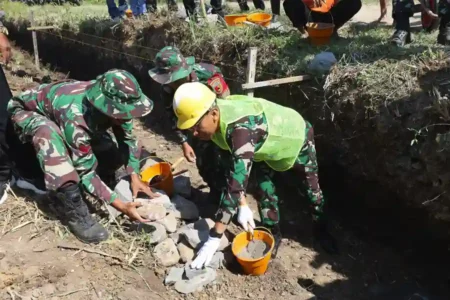 Kodim 0804/Magetan resmi buka Pra TMMD ke-126 di Desa Kembangan. Program ini mencakup pembangunan jalan, renovasi rumah, hingga bakti sosial.