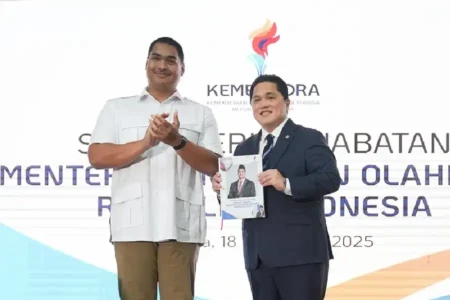 Erck Thohir saat menghadiri acara Serah Terima Jabatan Menteri Pemuda dan Olahraga di Jakarta