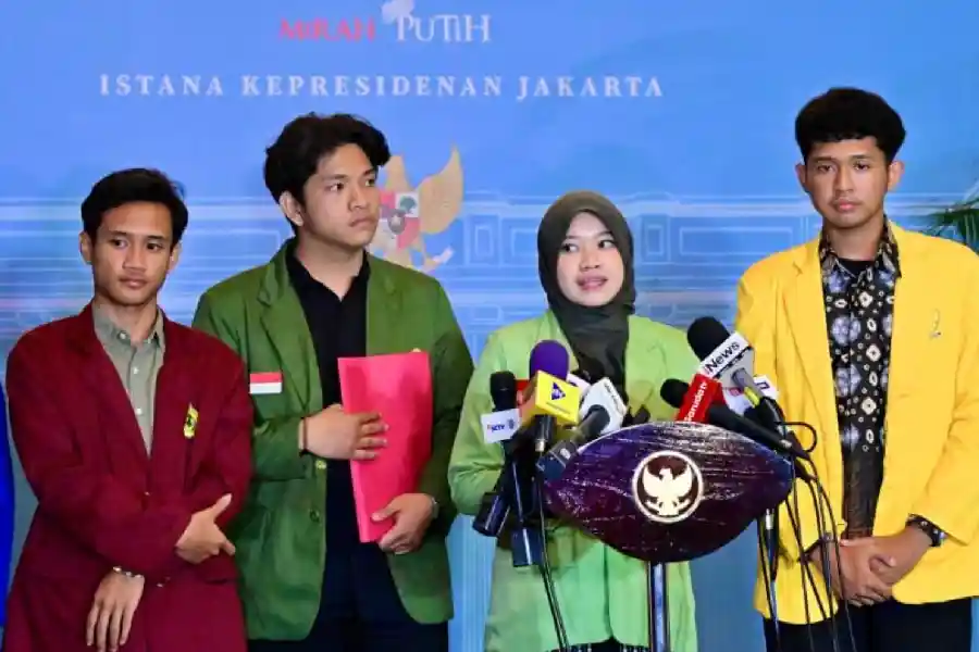 Dialog Mahasiswa dengan Pemerintah di Istana Negara, Aspirasi Disambut Positif Perwakilan mahasiswa bertemu jajaran pemerintah di Istana Negara.