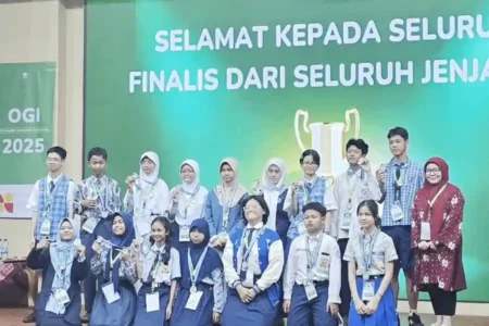 SMPN 4 Anggana, sekolah binaan CSR Pertamina Hulu Mahakam, raih Adiwiyata Kaltim 2025 dan penghargaan Olimpiade Genomik Indonesia 2025.