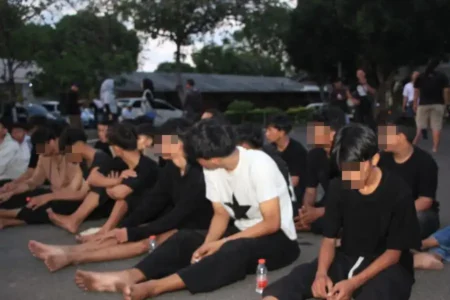 Polres Tuban amankan 38 oknum pesilat konvoi di jalan raya. Puluhan motor disita, peserta diberi pembinaan lalu dikembalikan ke orang tua.