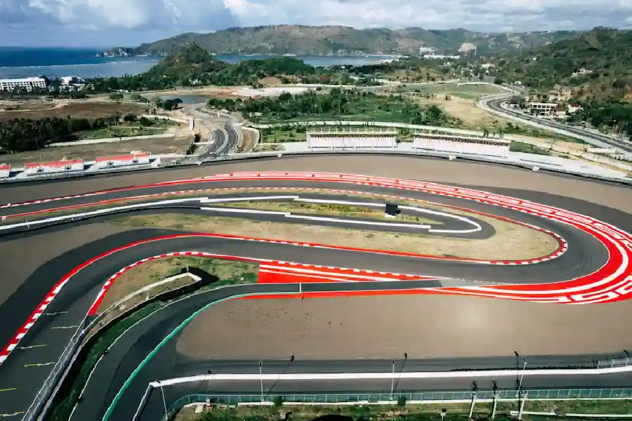 Tarif Hotel di Lombok dan Bali Selatan Naik 19 Persen Selama MotoGP Mandalika 2025 Sirkuit Mandalika (foto: Afif Ramdhasuma/unsplash)