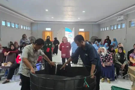 PHSS fasilitasi pelatihan pertanian terpadu berbasis maggot dan lele bioflok bagi KWT di Kutai Kartanegara, dorong ekonomi sirkular berbasis desa.