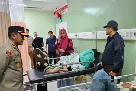 Kecelakaan bus pariwisata di jalur Bromo tewaskan 8 orang dan lukai 44. Kapolres Probolinggo pastikan evakuasi dan penanganan korban berjalan maksimal.