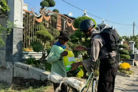 Siswa Diktukba SPN Polda Jatim saat sedang menjalani ekspedisi darat 15 KM