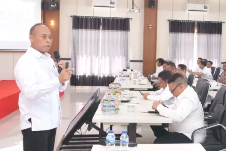 Bidlabfor Polda Jatim menggelar Coaching Clinic di Polres Situbondo untuk tingkatkan kompetensi forensik penyidik melalui metode Scientific Crime Investigation.