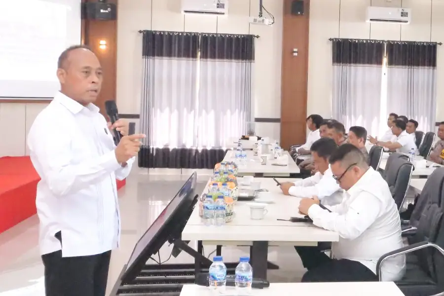 Bidlabfor Polda Jatim Gelar Coaching Clinic Forensik di Polres Situbondo Bidlabfor Polda Jatim menggelar Coaching Clinic di Polres Situbondo untuk tingkatkan kompetensi forensik penyidik melalui metode Scientific Crime Investigation.