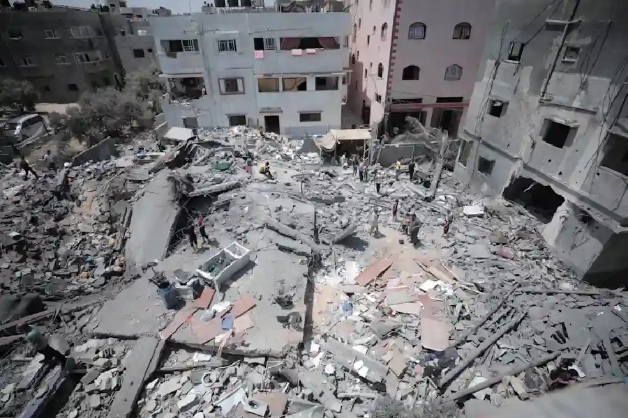Lagi, Israel Gempur Gaza: Ratusan Tewas, Dunia Kutuk Operasi Darat Besar-Besaran Puing-puing di Gaza (foto arsip: Mohammed Ibrahim/unsplash)