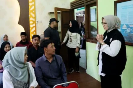 Bupati Lumajang Indah Amperawati sebut Bimwin sebagai program strategis menyiapkan generasi muda agar siap membangun keluarga kuat dan berkualitas. (foto: Dok Kominfo Lumajang)