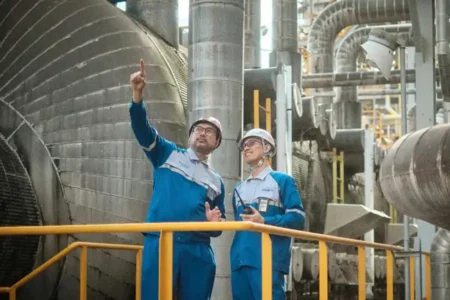 Pupuk Indonesia Siapkan Revitalisasi Industri Rp54 Triliun untuk Jaga Ketahanan Pangan Pupuk Indonesia siapkan revitalisasi industri pupuk senilai Rp54 triliun demi efisiensi produksi dan menjaga ketahanan pangan nasional.