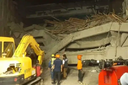 Kondisi bangunan Ponpes Al Khoziny Sidoarjo yang roboh (foto: Dok Beritajatim.com)
