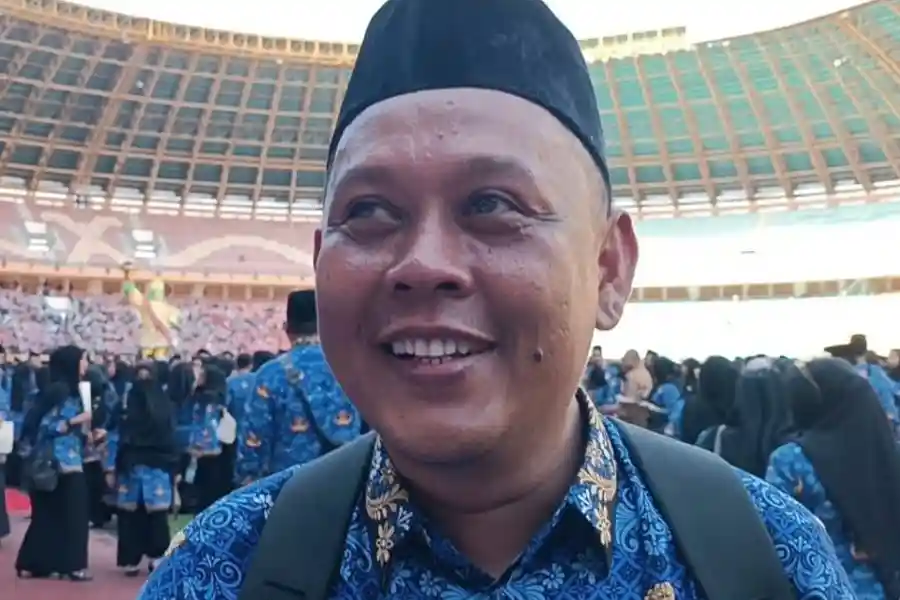Alhamdulillah, Setelah 25 tahun jadi Tenaga Honorer Akhirnya Resmi Diangkat jadi PPPK Elsa Putra Oktoria, salah satu tenaga honorer yang kini mengantungi SK