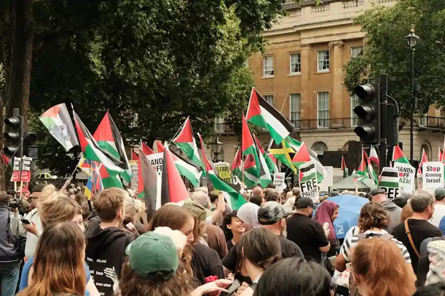 Pemimpin Eropa Umumkan Pengakuan Negara Palestina di Sidang Umum PBB, Tunjukkan Dukungan untuk Solusi Dua Negara Aksi dukungan untuk kemerdekaan Palestina di London (foto arsip: Harrisun S/unsplash)