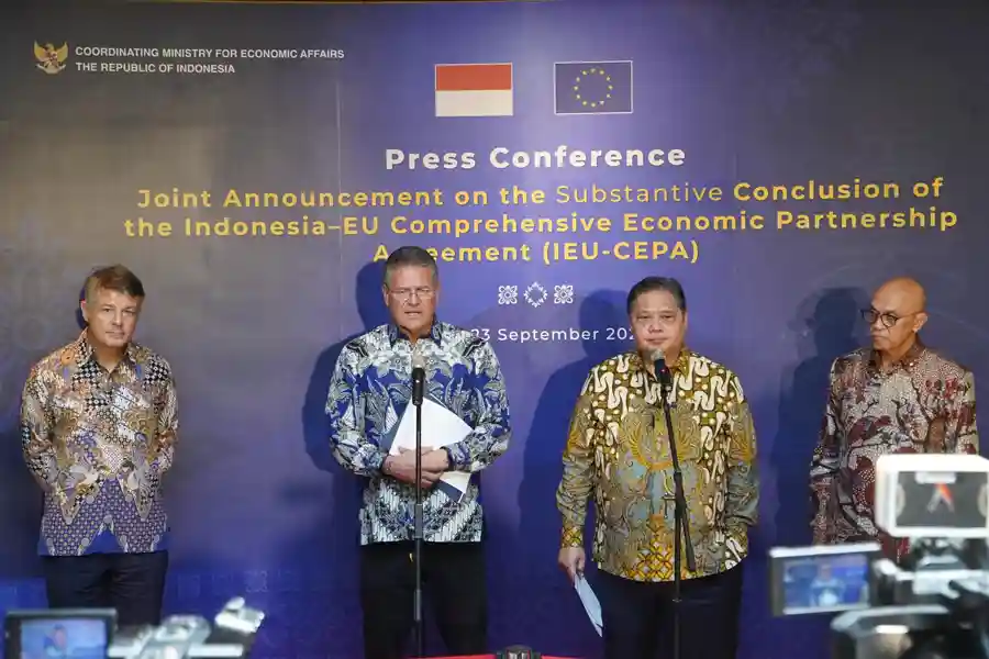 Indonesia Resmi Teken CEPA dengan Uni Eropa, Perdagangan Diproyeksi Naik Dua Kali Lipat Indonesia dan Uni Eropa menandatangani CEPA di Bali, mencakup perdagangan barang, jasa, dan investasi, dengan potensi perdagangan naik dua kali lipat.