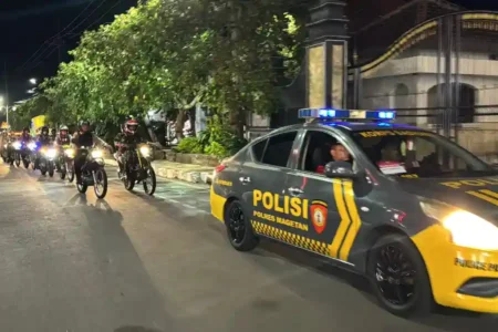 Polres Magetan bersama TNI dan Satpol PP gelar patroli skala besar untuk menjaga keamanan dan kondusifitas daerah di tengah dinamika nasional.