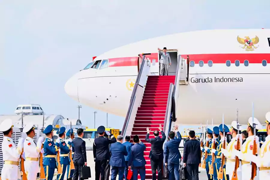 Usai Bertemu Xi Jinping dan Vladimir Putin, Presiden Prabowo Pulang ke Tanah Air dengan Selamat Presiden Republik Indonesia, Prabowo Subianto tiba di Jakarta.