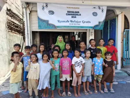 Rumah Belajar Gratis Hadir di Surabaya untuk Anak Keluarga Miskin