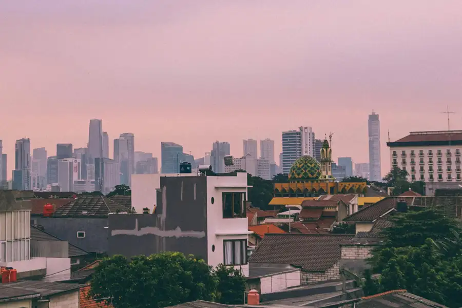 BMKG: Cuaca Panas Ekstrem Akibat Gerak Semu Matahari dan Monsun Australia BMKG sebut suhu panas ekstrem hingga 37,6°C akibat gerak semu matahari dan Monsun Australia. Diprakirakan bertahan hingga awal November 2025.