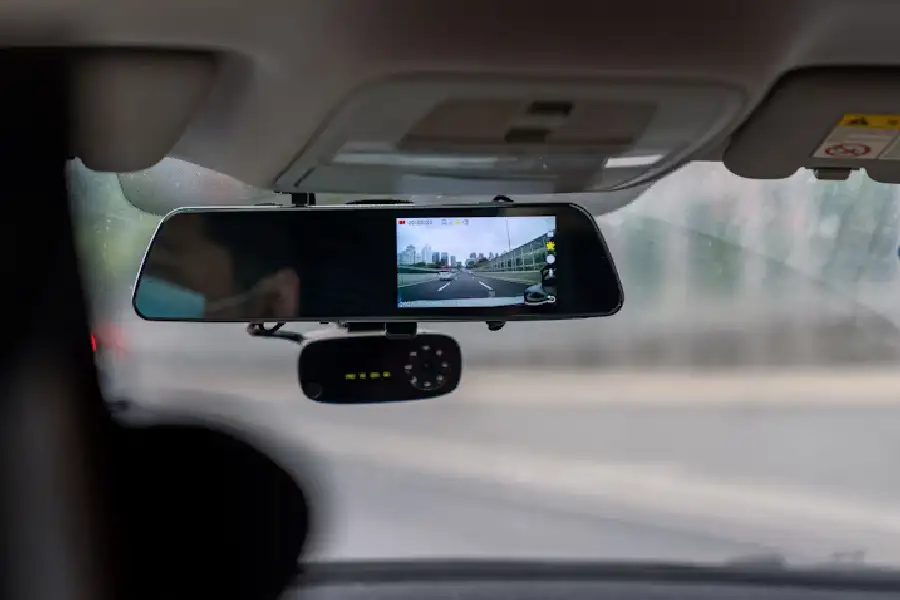 Kasus Pemerasan Idol K-Pop, Pemilik Rental Mobil Terbukti Gunakan Rekaman Dashcam Ilustrasi dashcam (foto: Xingye Jiang/unsplash)