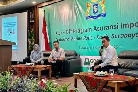 Kadin Surabaya luncurkan Asuransi Impor dukung pelaku usaha patuhi regulasi dan percepat proses PIB secara digital dan terintegrasi.