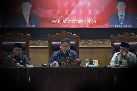 DPRD Pati Tolak Pemakzulan Bupati Sudewo, Hanya Fraksi PDIP yang Setuju Rapat paripurna DPRD Kabupaten Pati (foto: istimewa)
