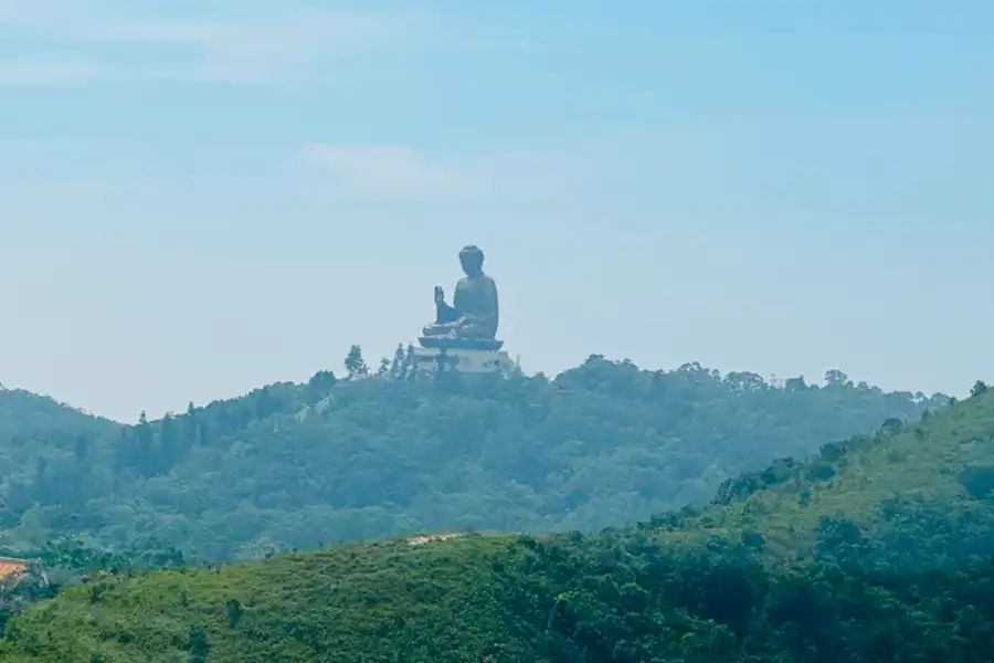 Pulau Lantau di Hong Kong (foto: Andy Bridge/unsplash)