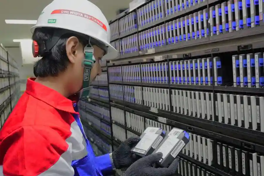 Elnusa Raih Akreditasi Sangat Baik ANRI untuk Layanan Alih Media Arsip Melalui Anak Usahanya PT Sigma Cipta Utama Anak usaha Elnusa, PT Sigma Cipta Utama, raih Akreditasi A dari ANRI untuk jasa alih media arsip, perkuat komitmen tata kelola data nasional.