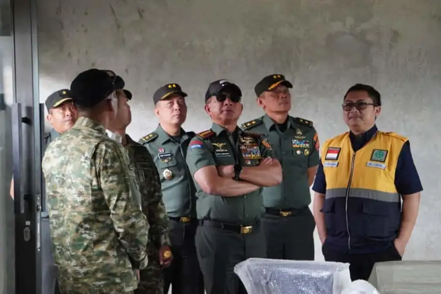 Panglima TNI Tinjau Fasilitas Latihan Multidimensi di Pusdiklat Kopassus Batujajar Panglima TNI Jenderal Agus Subiyanto meninjau pembangunan fasilitas latihan multidimensi di Pusdiklat Kopassus Batujajar untuk tingkatkan kemampuan prajurit.