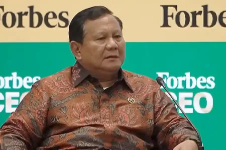 Presiden Prabowo Subianto saat berbicara di Forbes Global CEO Conference 2025 yang berlangsung di Jakarta