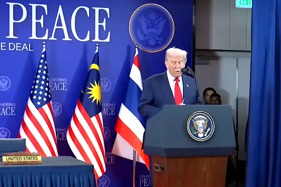 Donald Trump Tiba di Malaysia untuk Hadiri KTT ASEAN ke-47, Kunjungan Pertama Presiden AS dalam Satu Dekade Donald Trump di Malaysia