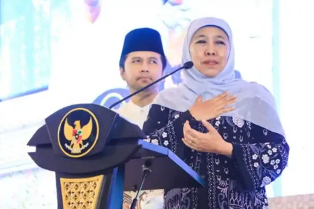 Khofifah dan 4.000 hafidz-hafidzah gelar doa dan Khotmil Qur'an untuk pahlawan Jawa Timur serta korban musibah Ponpes Al Khoziny Sidoarjo.