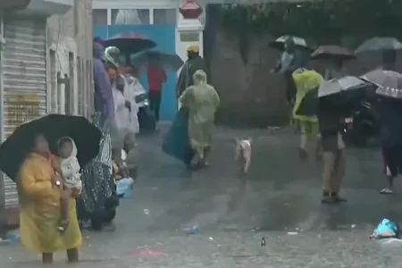 Banjir dan Longsor Terjang Nepal, 47 Tewas dan Ratusan Warga Terisolasi Banjir dan longsor di Nepal