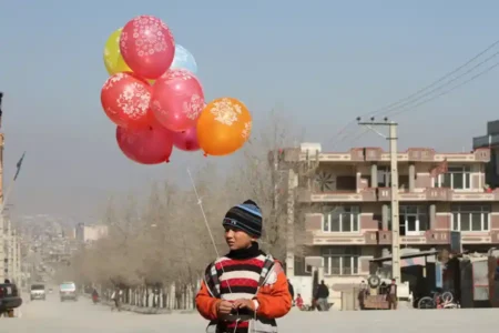 Dewan HAM PBB Selidiki Dugaan Pelanggaran Kemanusiaan di Afghanistan, AS Sempat Keberatan Arsip foto - Suasana di jalanan Kota Kabul, Afghanistan (foto: Farid Ershad, unsplash)