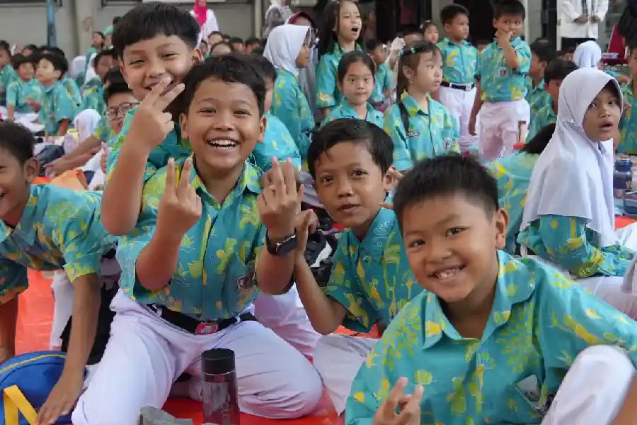 Setelah Makan Bergizi Gratis, Organisasi Matahari Pagi Indonesia Inisiasi Program Makan Bahagia Gratis Pemerintah dorong peningkatan gizi nasional lewat kolaborasi lintas sektor. Program Makan Bahagia Gratis jadi dukungan nyata terhadap program Makan Bergizi Gratis.