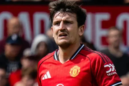 Harry Maguire Siap Tolak Tawaran Fantastis Klub Saudi, Asal Dapat Kontrak Baru dari Manchester United Harry Maguire (sumber foto: facebook/HarryMaguire93)