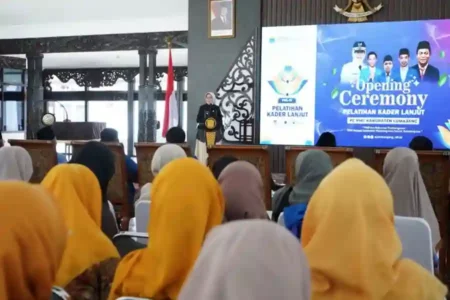 Bupati Lumajang Indah Amperawati ajak kader PMII berperan aktif dalam reformasi pembangunan daerah melalui gagasan dan kolaborasi lintas sektor.