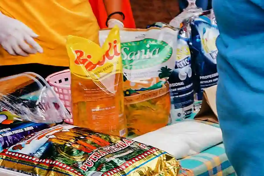 Harga Minyak Goreng Stabil Tinggi, BPS Catat Rata-Rata Nasional Rp19.480 per Liter Ilustrasi minyak goreng (foto: Hendro D. Laksono/beritajatim.id)