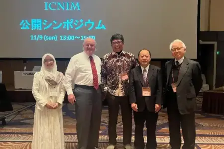 Dua Dosen UB Malang Kampanyekan Jamu di Level Internasional Dua dosen FMIPA UB Malang di forum ICNIM 2025 di Sapporo Jepang. (foto: Dok Prasetya UB)