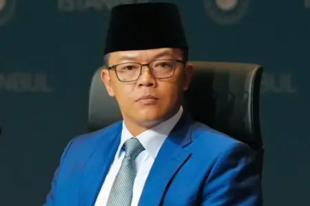 Menteri Luar Negeri Sugiono