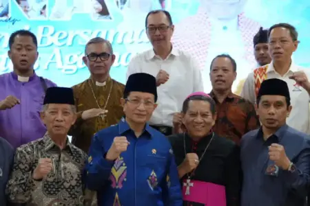 Menag Nasaruddin Umar ajak tokoh lintas agama perkuat toleransi. Nilai budaya Bugis-Makassar jadi fondasi kerukunan.