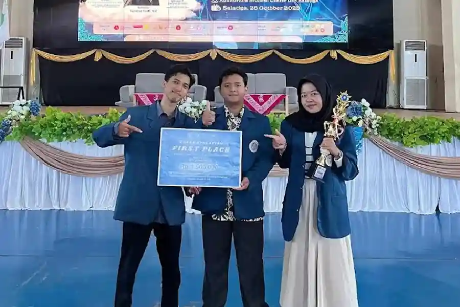 Mahasiswa FEB UNAIR Juara I Kompetisi Internasional dengan Inovasi Platform ZDX untuk Zakat dan Wakaf Inovasi ZDX berbasis Open API dari mahasiswa FEB UNAIR raih Juara I International Paper Competition 2025, wujudkan tata kelola ZISWAF terpadu.