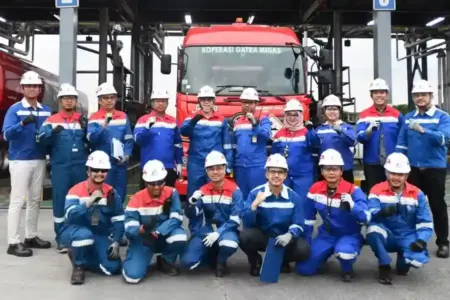 Pertamina Tinjau Integrated Terminal Jakarta, Pastikan Stok BBM Aman Jelang Natal dan Tahun Baru Pertamina memastikan kesiapan stok BBM jelang Natal dan Tahun Baru melalui peninjauan Integrated Terminal Jakarta oleh Wakil Direktur Utama Oki Muraza.