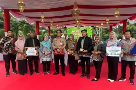 Desa Pungpungan meraih Best of The Best FESTA Jatim 2025 lewat video kreatif “Medhayoh Pungpungan” yang angkat potensi ekonomi dan budaya lokal.