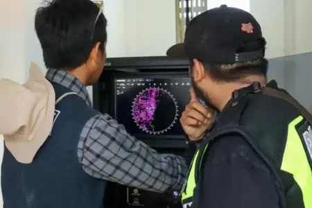 BMKG melakukan verifikasi X-band radar maritim di Batam untuk meningkatkan akurasi data gelombang dan arus demi keselamatan pelayaran.
